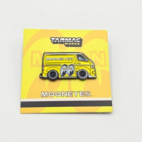 Leen &Tarmac Works Pin Mooneyes Van