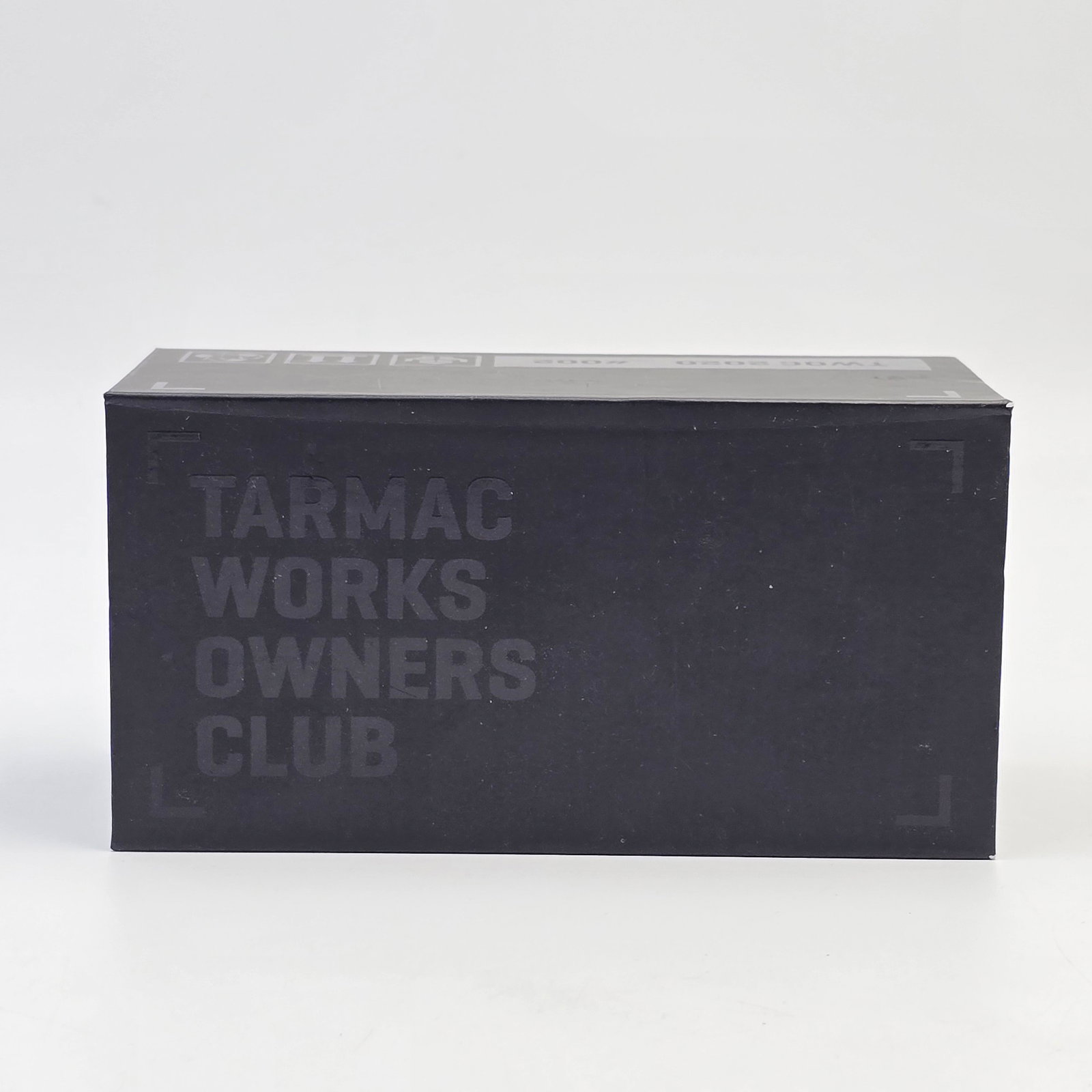 Tarmac Works Zonda Cinque: Tarmac Works Owners Club Zonda Cinque Black Mamba - LE 1176/1999 Car: Excellent with no issues of note Case: Excellent with no issues of note, still sealed in factory plastic wrap Outer Box: exce