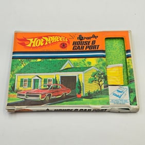 Hot Wheels Pop Up House and Car Port