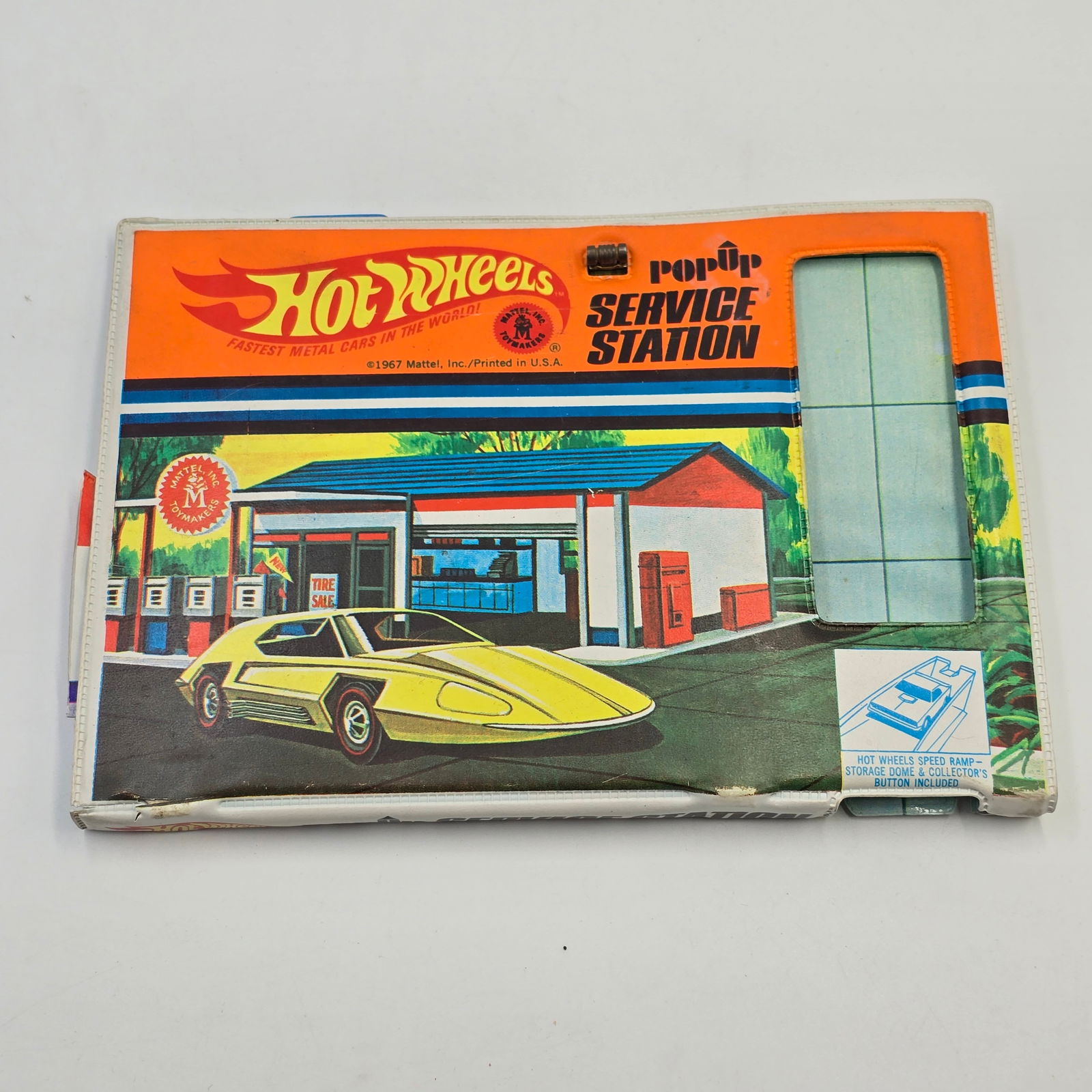 Hot Wheels Pop Up Service Station: Hot Wheels PopUp Service Station Collector Case Case is near complete, missing the Car keeper and car of course. This case is pretty clean, I dont see any splits in the vinyl though it may have small