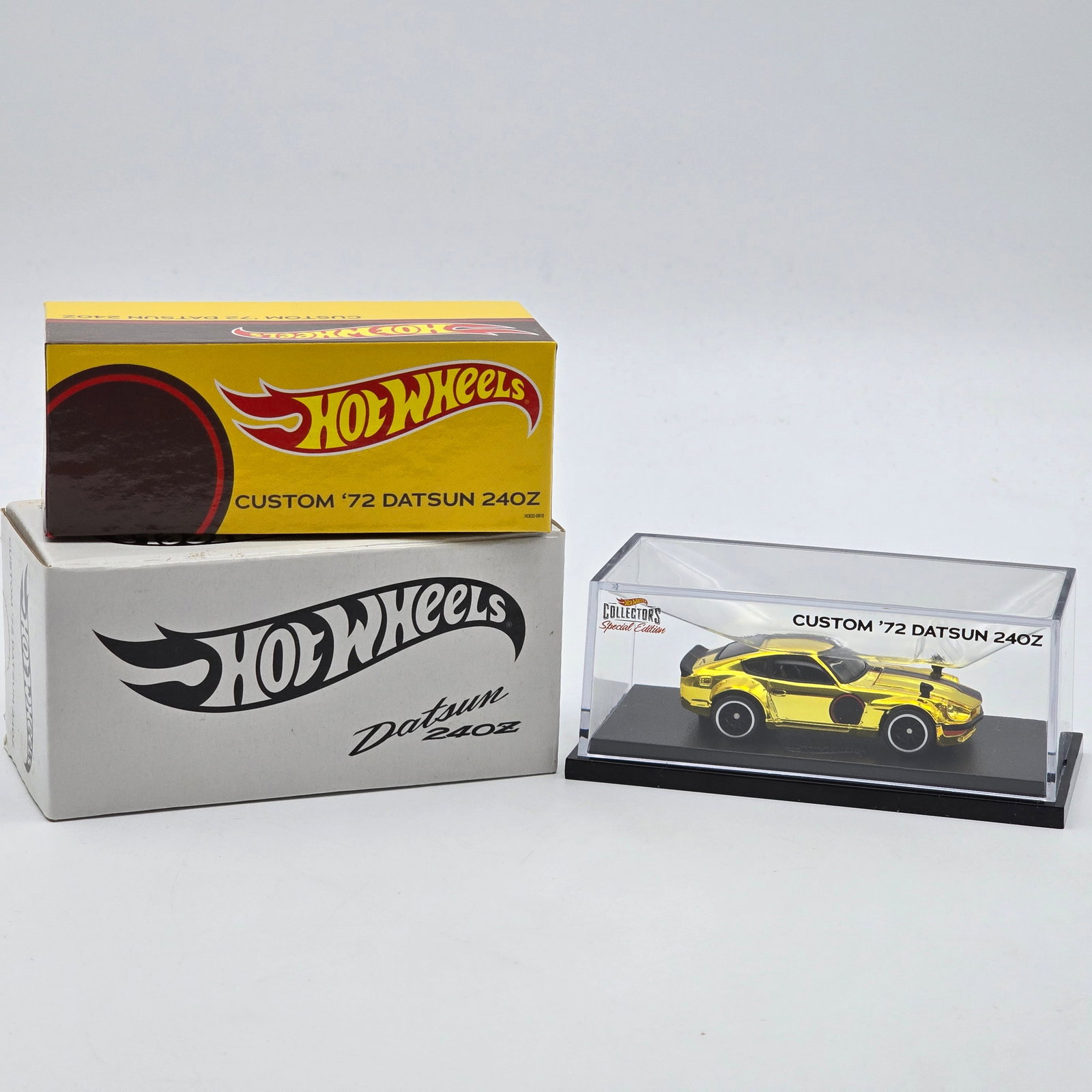 Hot Wheels RLC Datsun 240Z: Hot Wheels RLC gold Custom 72 Datsun 240Z - 762/25000 Car- looks to be in new condition with no notable wear. The paint, tampos, glass and wheels all look to be in good shape. Card/Case- Acrylic lo