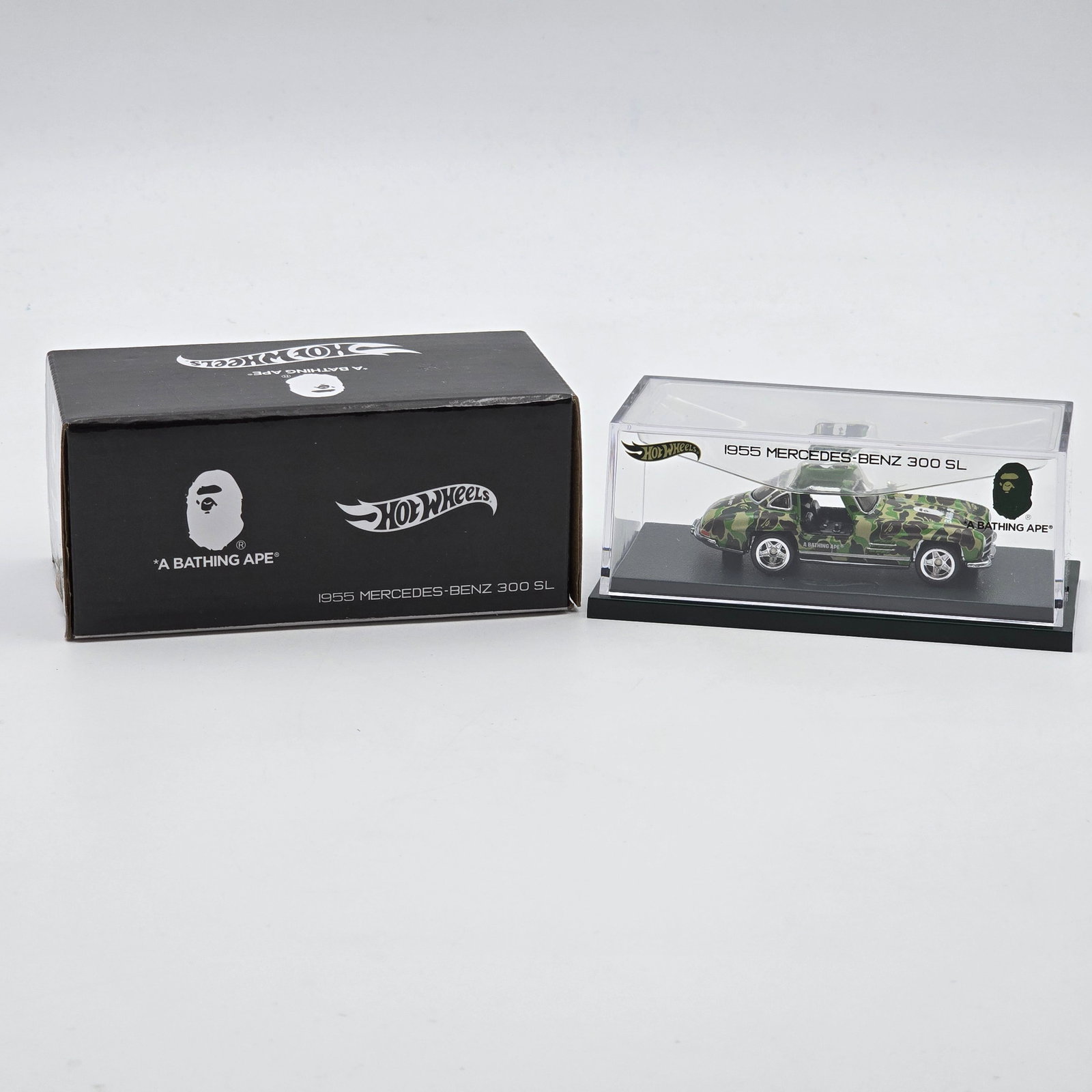 Hot Wheels RLC Mercedes 300SL: Hot Wheels RLC Bathing Ape 1955 Mercedes-Benz 300 SL Car- looks to be in new condition with no notable wear. The paint, tampos, glass and wheels all look to be in good shape. Card/Case- Acrylic loo