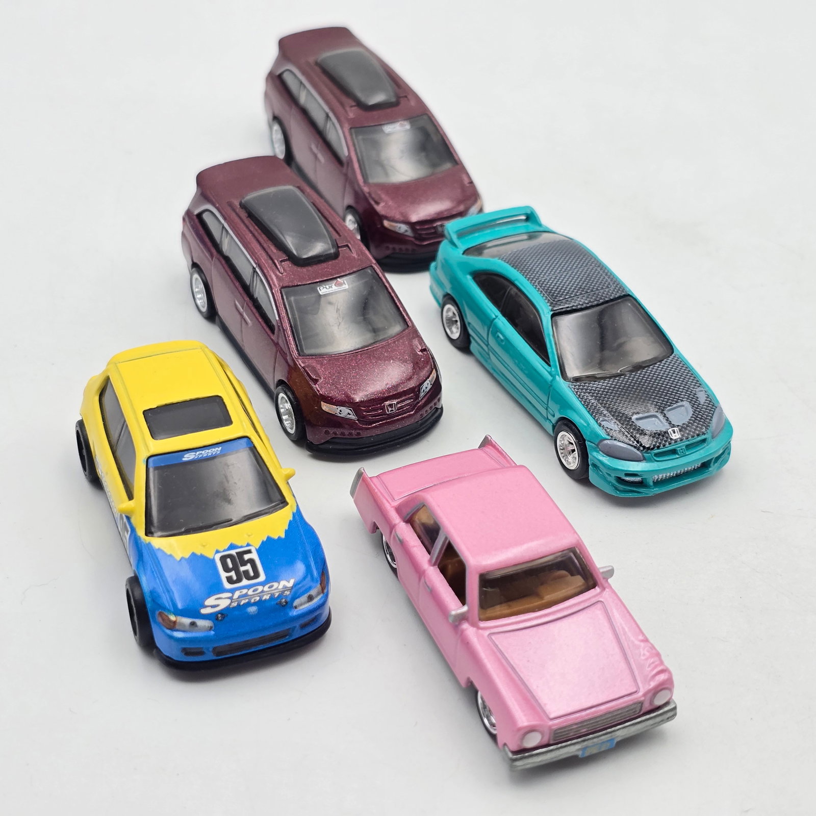 Hot Wheels Honda Group of 5: Hot Wheels Premium Honda's lot of 5 Includes a mix of Hondas as seen, includes a Pink Simpsons Family Car All appear to be good condition with no issues of note Please che