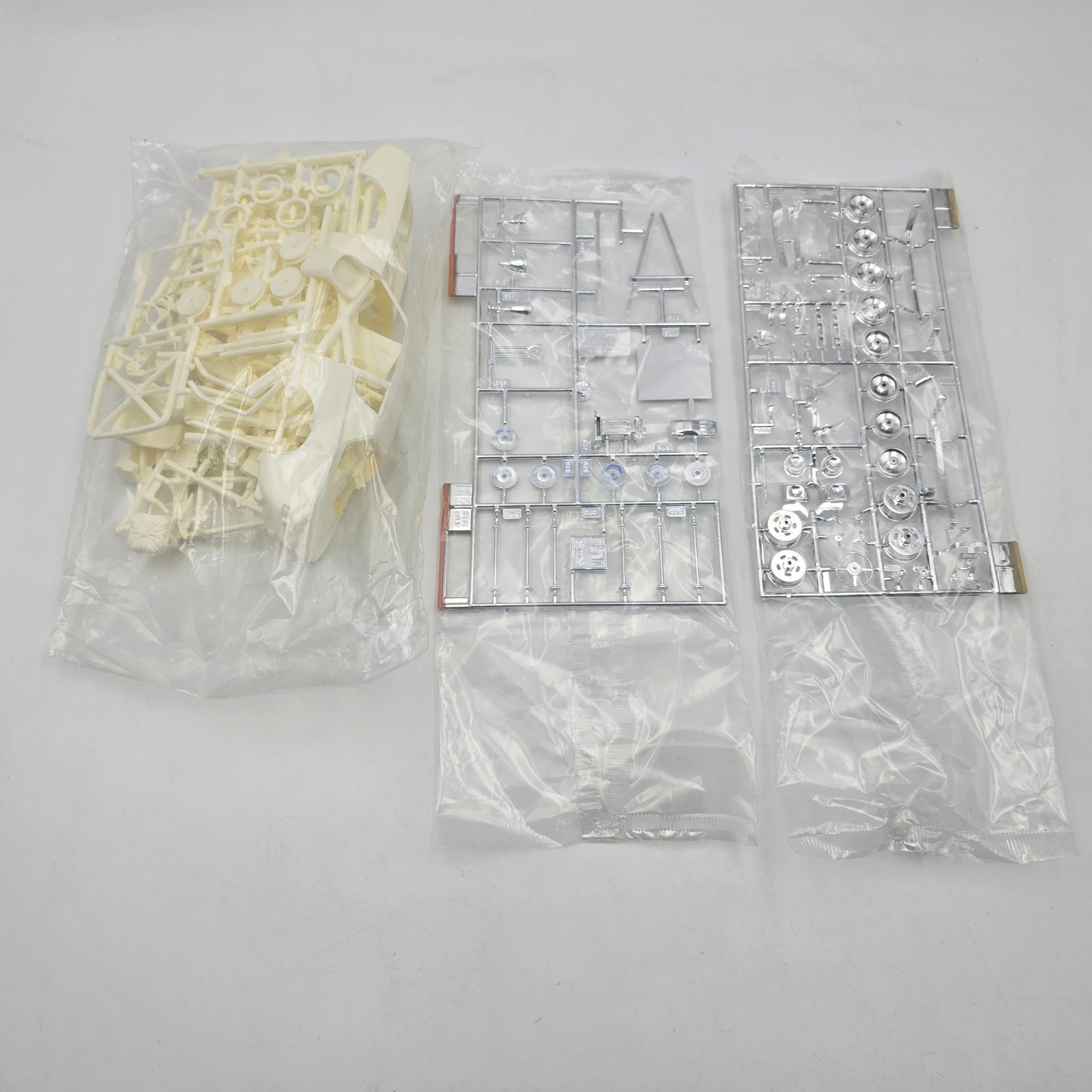 AMT Prestige Model Kit - 8