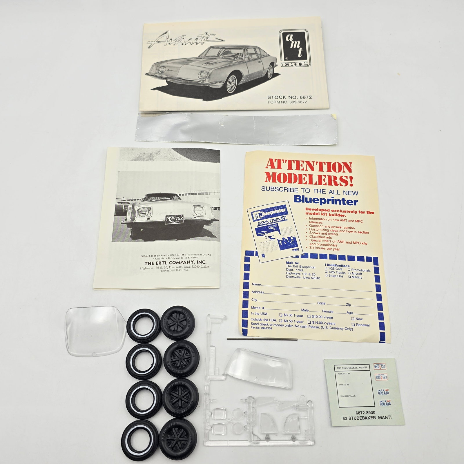 AMT Prestige Model Kit - 9