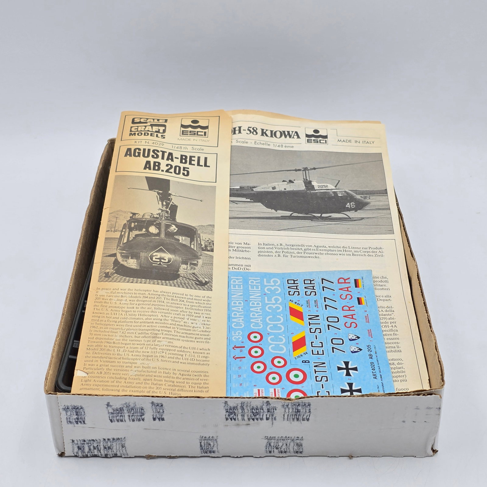 Helicopter Model Kit: Helicopter Model Kit including: 1- Agusta-Bell AB.205 / H-58 Kiowa (ESCI model kit) This is an unassembled model kit. Original box is not included. Completeness of the kit has not been