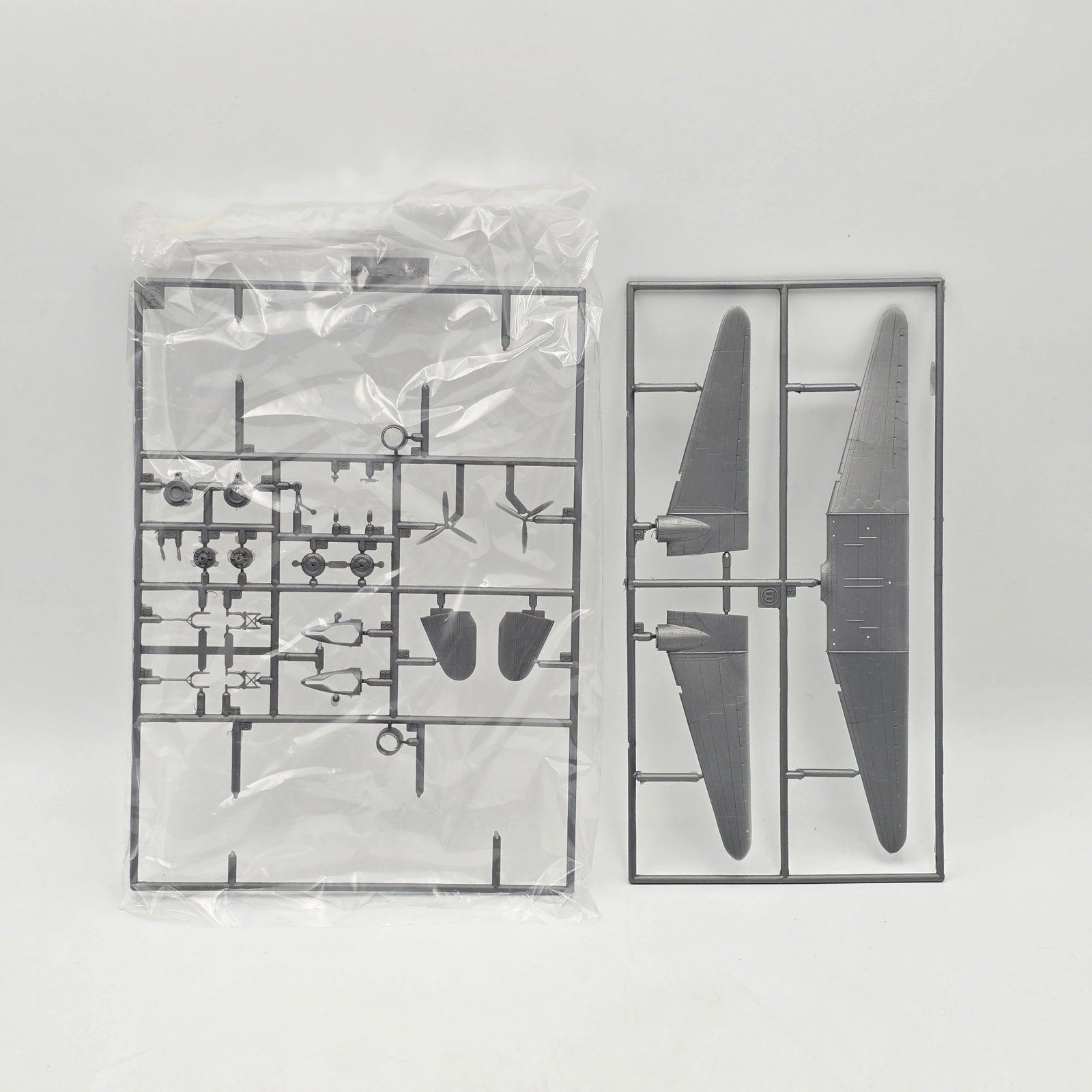 Minicraft Plane Model Kit - 7