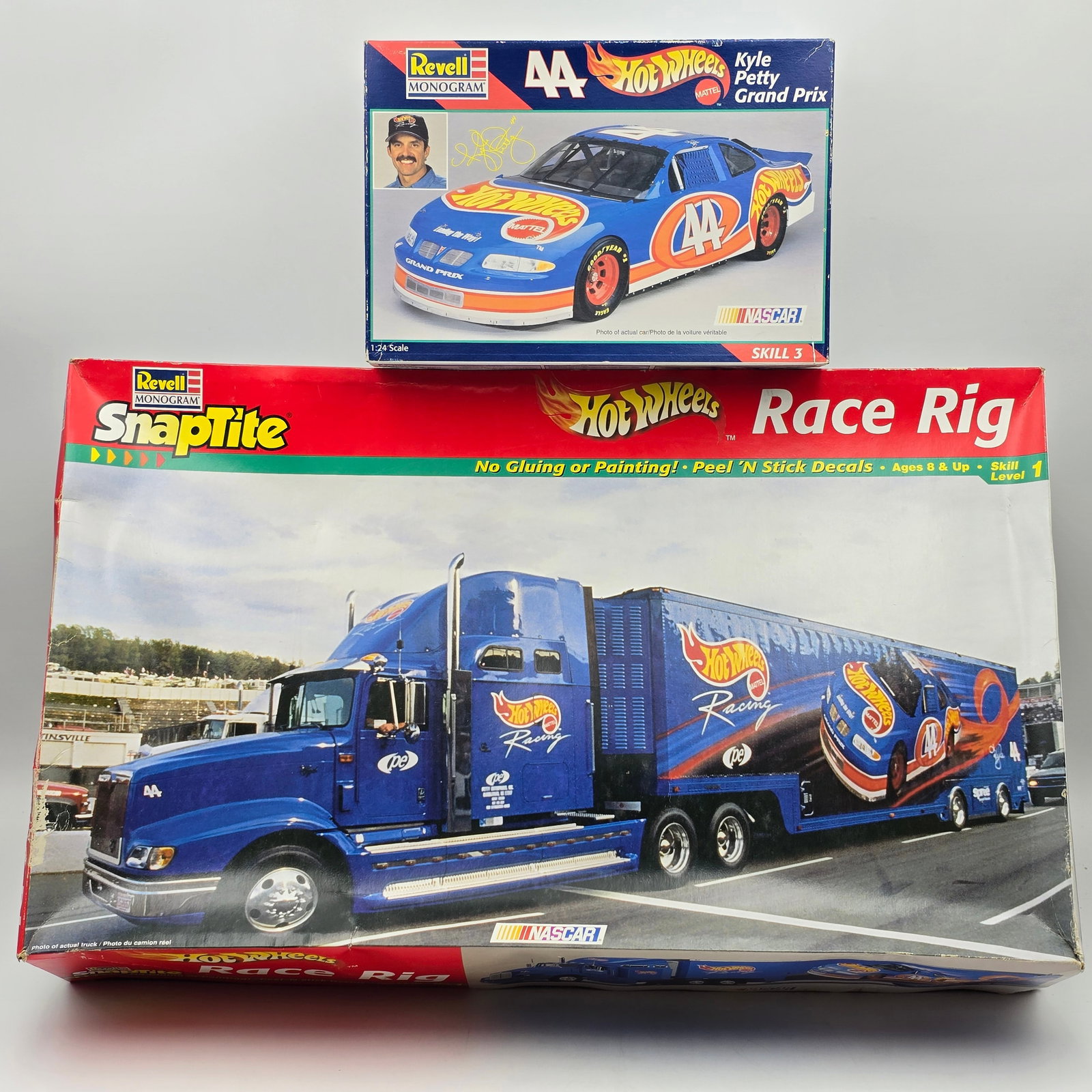 Pair of Hot Wheels Model Kits (1 of 17)