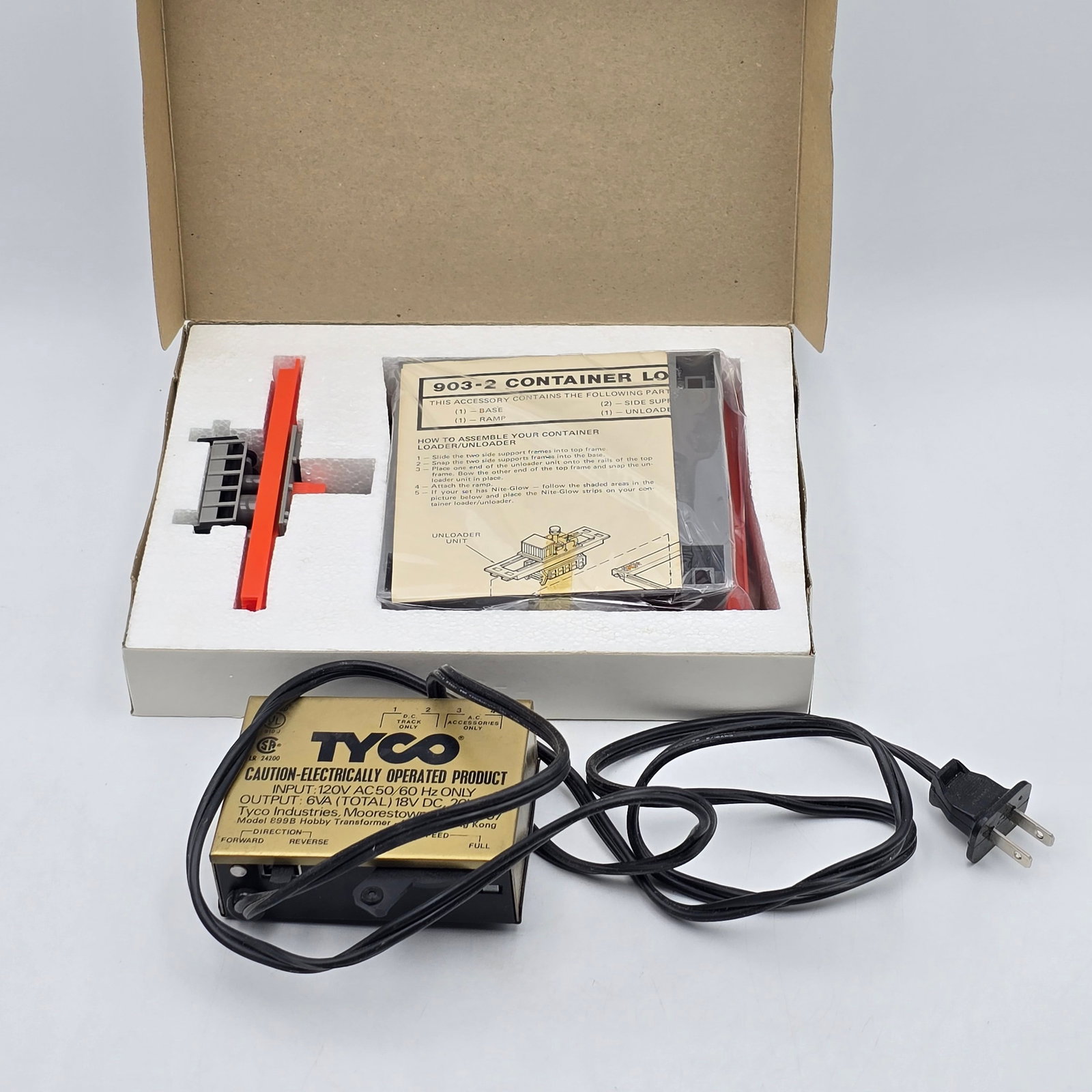 Tyco Train Set Power Supply: Tyco Train Set Power Supply. Looks to be in decent Condition but untested. Includes instructions and an additional power bank. See photos for more!