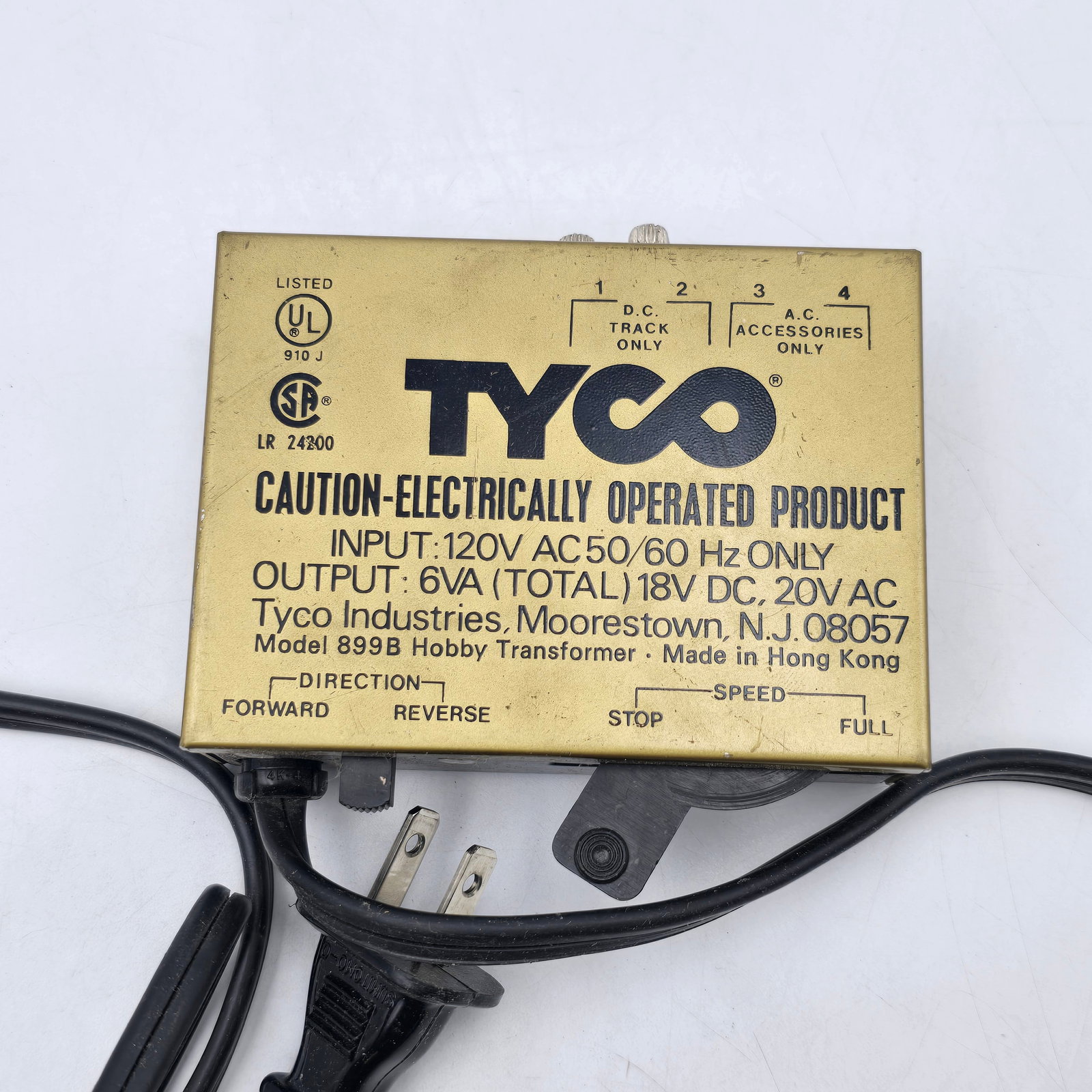 Tyco Train Set Power Supply.: Tyco Train Set Power Supply. Looks to be in decent Condition but untested. Includes instructions and an additional power bank. See photos for more!