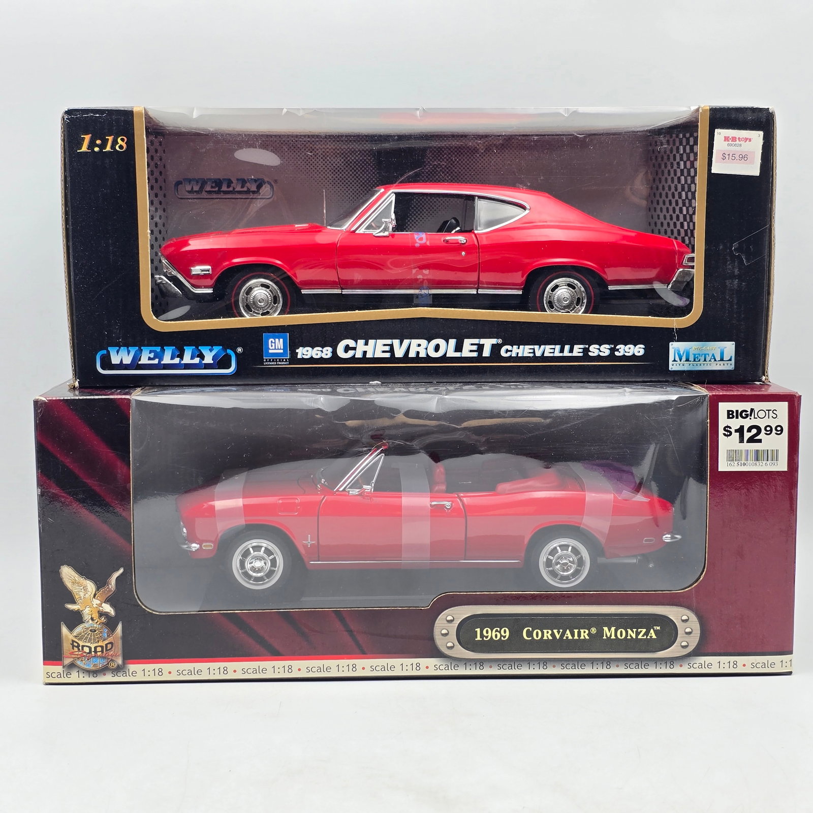 Pair of 1:18 Scale Diecast Models: Pair of Die Cast Models, one Welly and one Road Signature. Scale size is 1:18. 1- 1968 Chevrolet Chevelle SS 396 (red) 1- 1969 Corvair Monza (red) Boxes look to have some shelf/storage wea