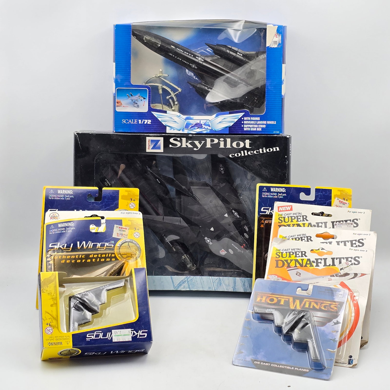 Lot of 10 Diecast Plane Models (1 of 11)