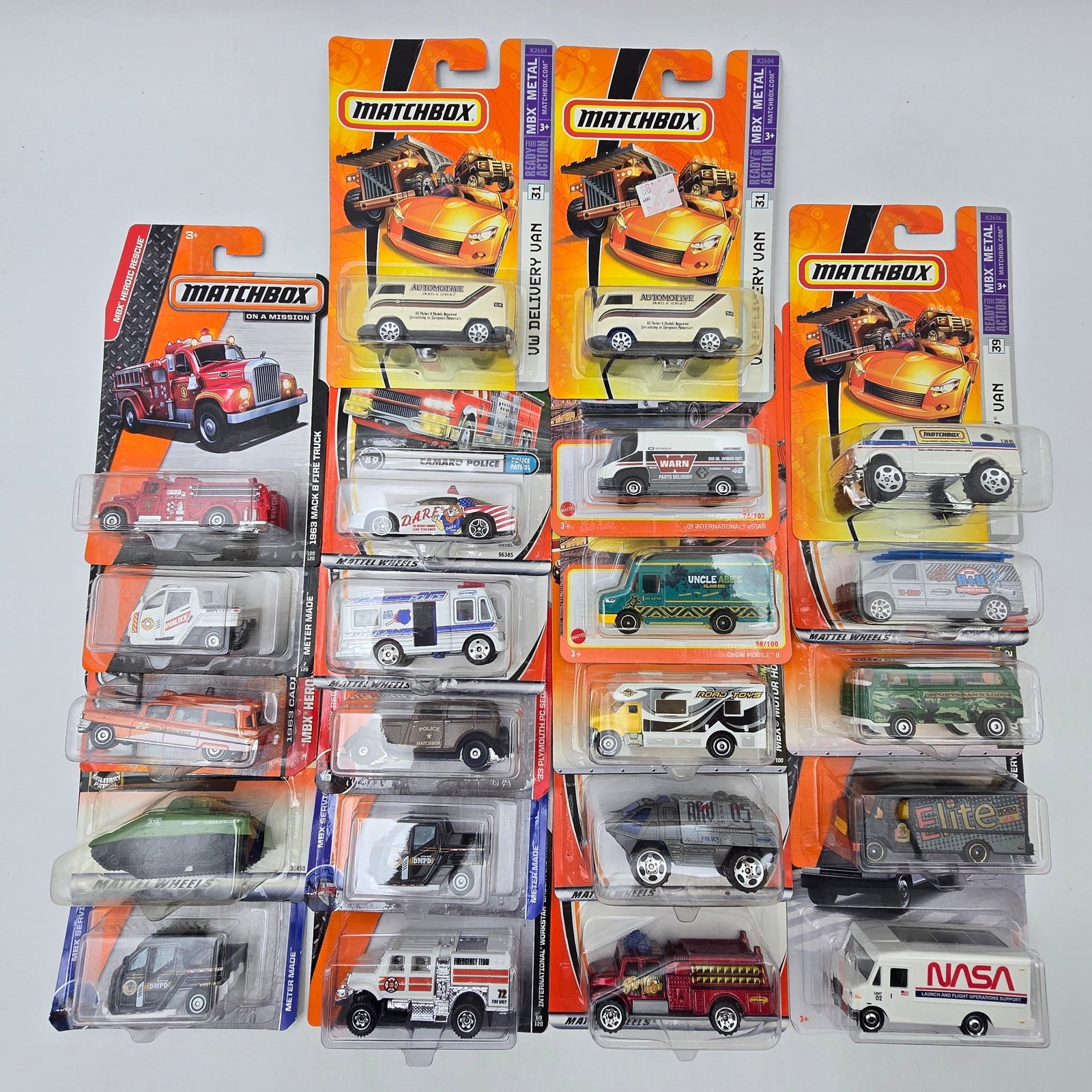 Matchbox Diecast Lot of 22 Cars & Trucks (1 of 11)