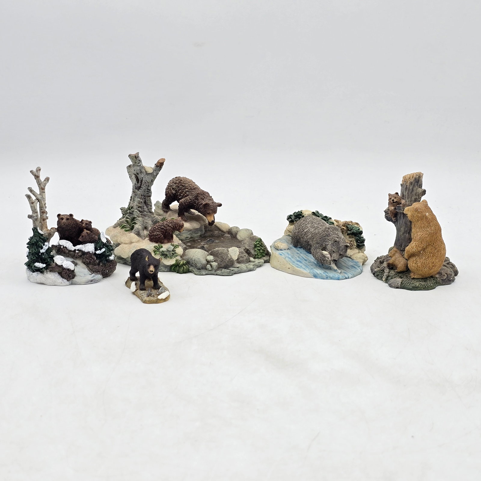 Bear Figurine Lot Wildlife 5pc (1 of 5)