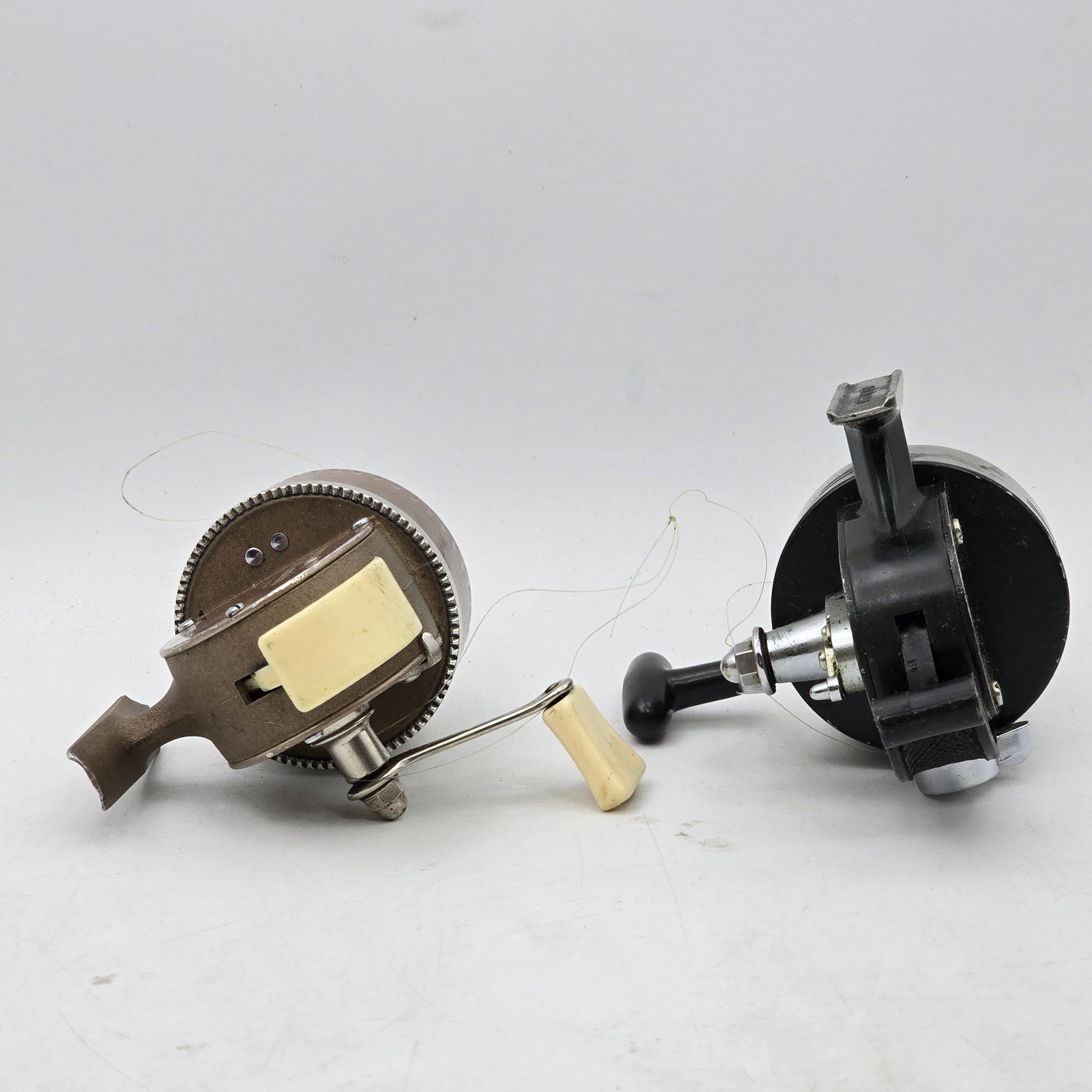 Spincast Fishing Reels 2pc (1 of 5)