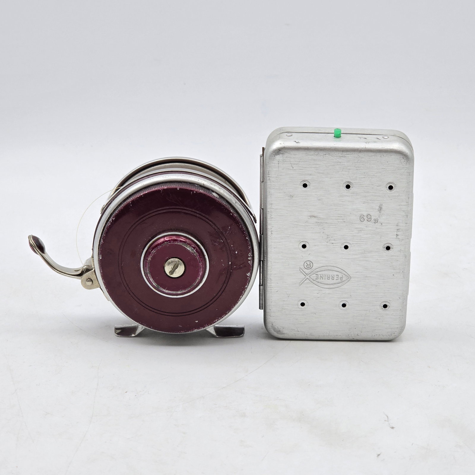 Vintage Fly Fishing Reel & Metal Fly Box 2pc (1 of 9)