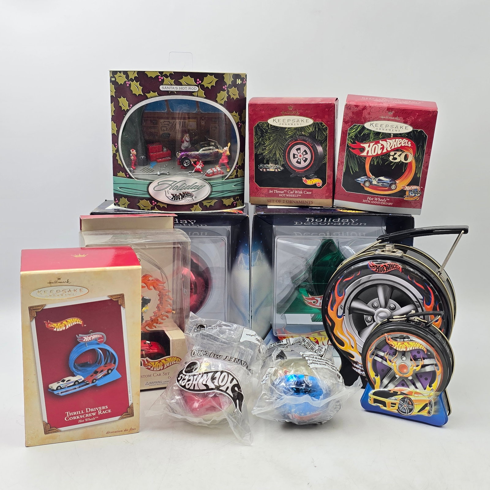 Lot of 11 HW XMAS Ornaments (1 of 12)