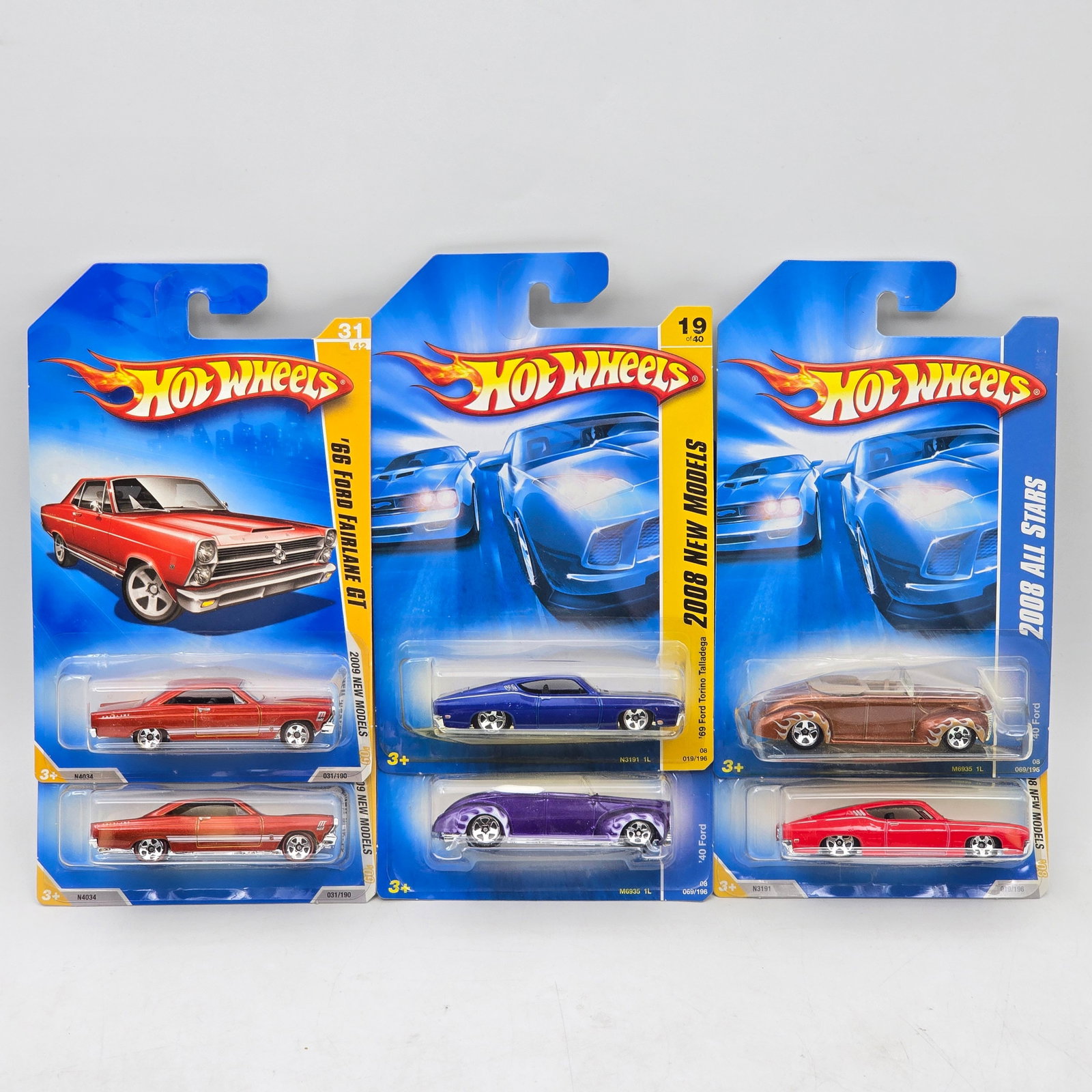 Lot Of 6 Hot Wheels Diecast Vehicles Mix: Lot of 6 Hot Wheels diecast vehicles featuring a small selection of car-focused castings. Includes a mix of muscle cars and modern coupes, with a couple of duplicate castings in alternate colors. All 