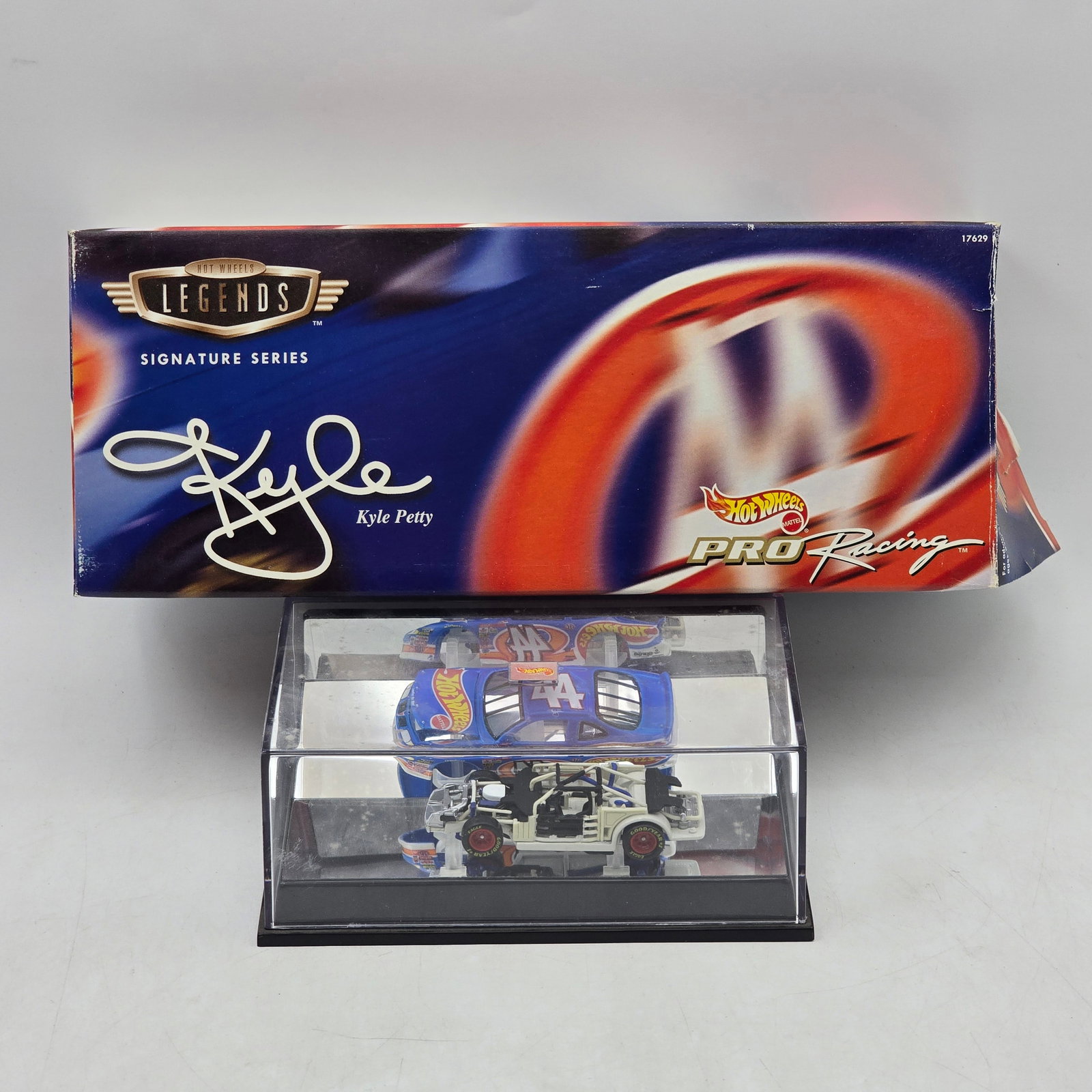 Hot Wheels Legends Kyle Petty Pro Racing (1 of 6)