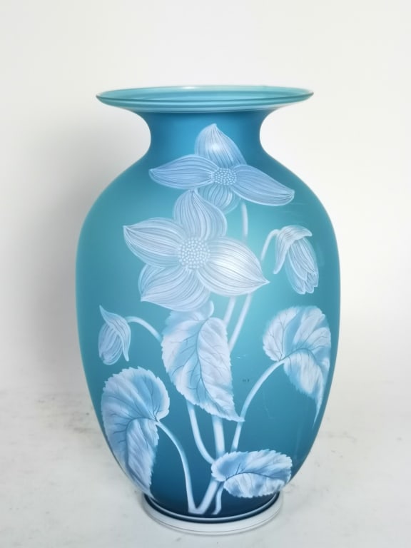1984 Fenton Azure Blue Cameo Vase Gallery Original: 1984 Fenton Azure Blue Cameo Vase Gallery Original Cincinnati Art Museum, 9.25in