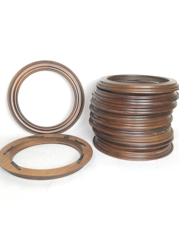 Group of Wood Carved Plate Frames: Group of Wood Carved Plate Frames, 8.5in