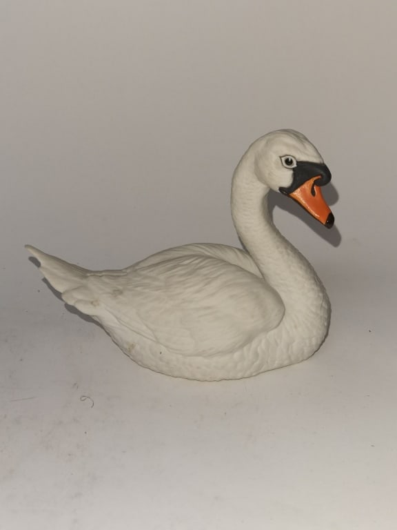 Boehm Porcelain Swan Figurine, 40111 (1 of 5)