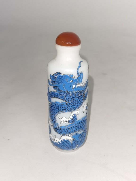 Chinese Enameled Glass Snuff Bottle, HuXuan Mark: Chinese Enameled Glass Snuff Bottle, HuXuan Mark, 3.5in