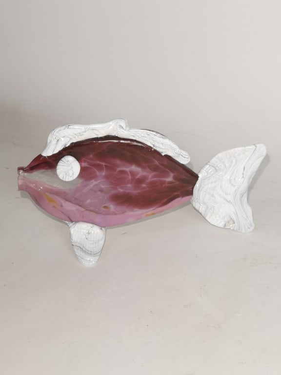 Victor Alexander Handmade Glass Fish: Victor Alexander Handmade Glass Fish, 4.25in by 8in
