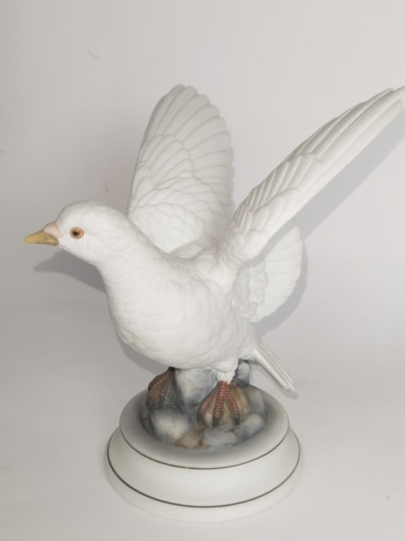 Andrea by Sadek Porcelain White Dove Figurine: Andrea by Sadek Porcelain White Dove Figurine, 9.75in by 6.5in