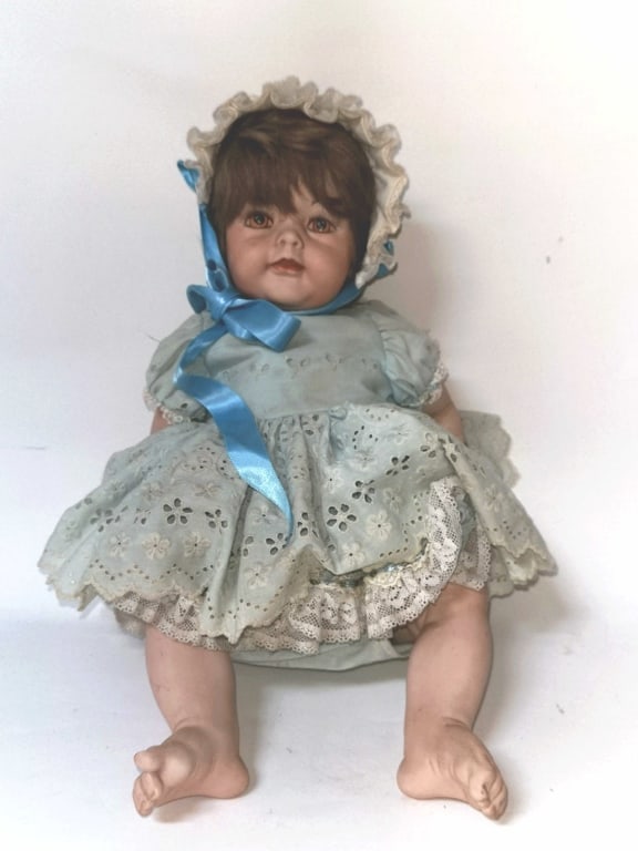 Vintage Baby Girl Doll: Vintage Baby Girl Doll, 23in