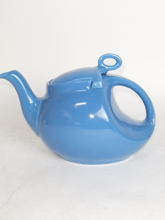 Vintage Hall Superior Quality Porcelain Water Pot (1 of 4)