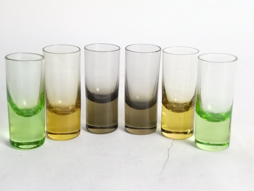 (6) Colored Shot Glasses: (6) Colored Shot Glasses, 3.5in