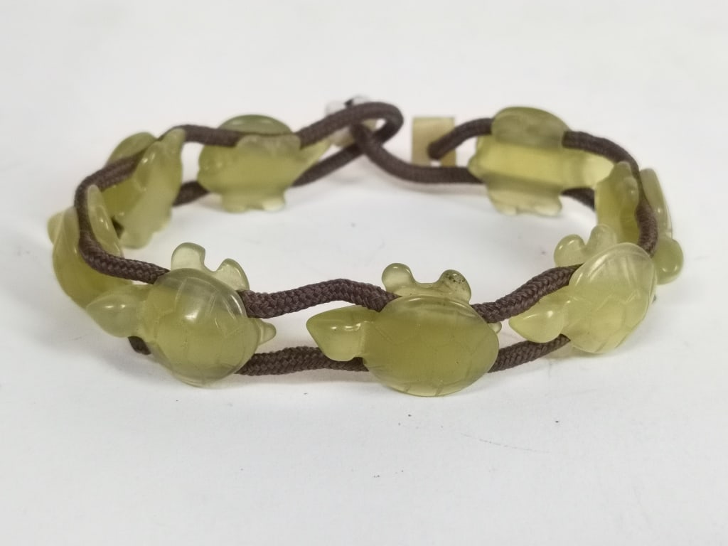Chinese Jade Turtle Bead Bracelet (1 of 4)