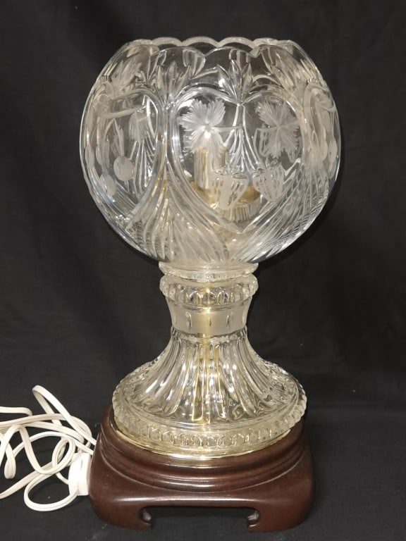 Vintage Crystal Ball Lamp: Vintage Crystal Ball Lamp, 13.25in