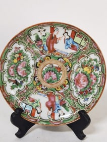 Chinese Export Porcelain Famille Rose Medallion Pl
