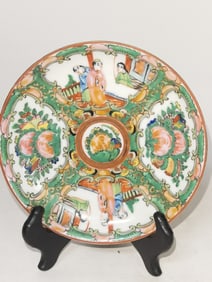 Chinese Export Porcelain Famille Rose Medallion Pl