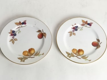 (2) 1961 Royal Worcester Eversham Porcelain Plates