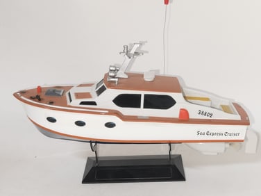 Sea Express Cruiser 38802 Boat Model