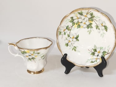 Royal Albert "Dogwood" Porcelain Tea Cup