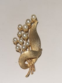 Costume Gold Tone and Faux Pearl Brooch