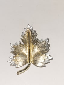 Costume Sarah Cov Gold Tone Maple Leaf Brooch
