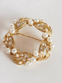 Costume Gold Tone Faux Pearl Brooch