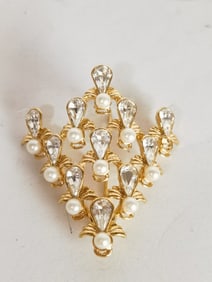 Costume NR Gold Tone Faux Pearl Rhinestone Brooch