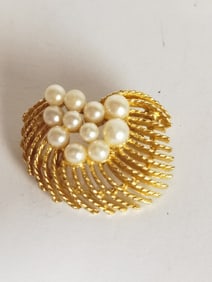 Costume Gold Tone Faux Pearl Brooch