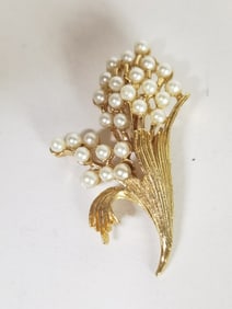 Costume Gold Tone Faux Pearl Brooch