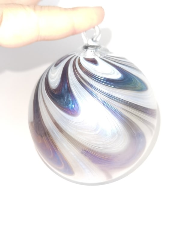 Swirl Glass Ornament: Swirl Glass Ornament, 4.25in