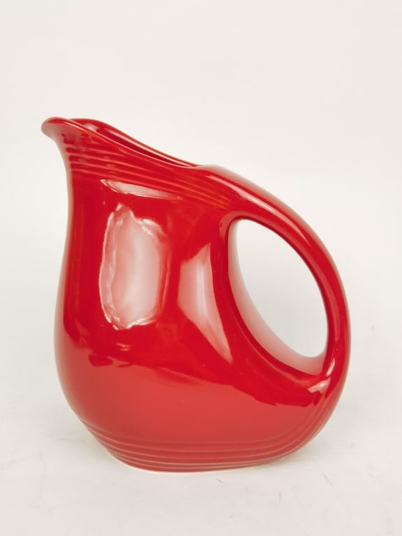 Oneida Culinaria Red Enameled Stoneware Pitcher (1 of 4)