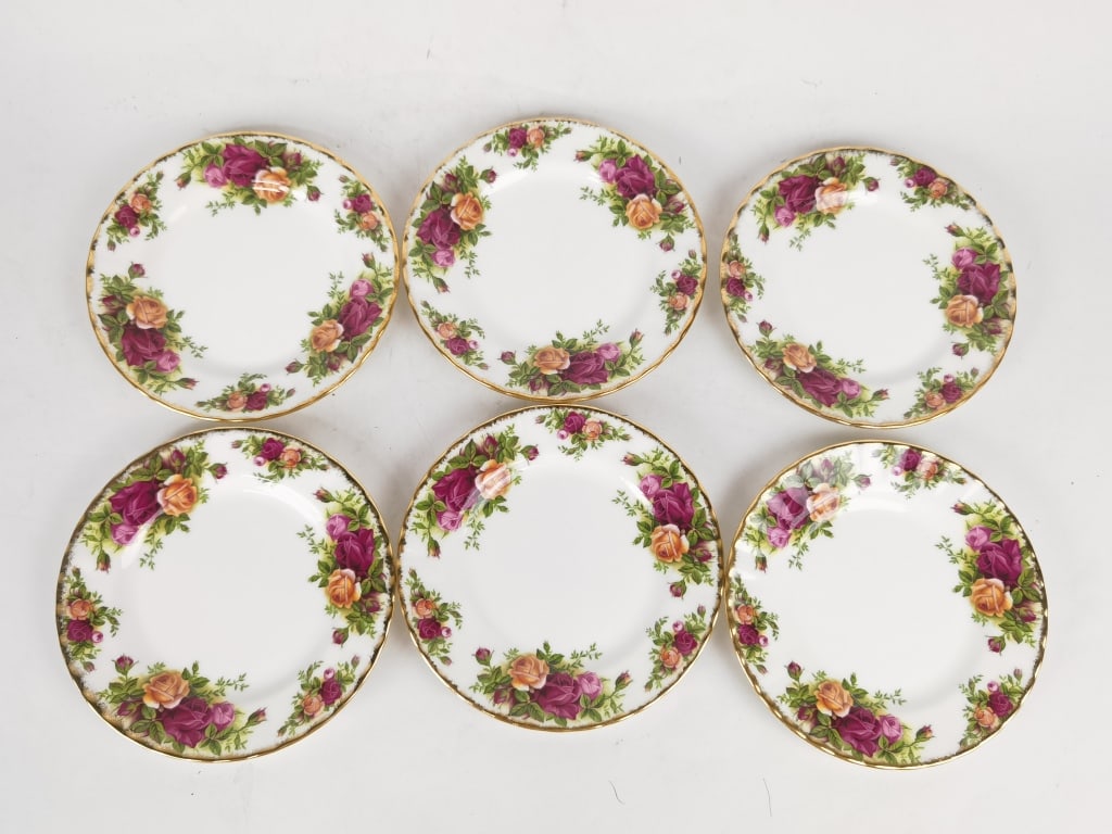 (6) Small Royal Albert Old Country Roses Plates (1 of 4)