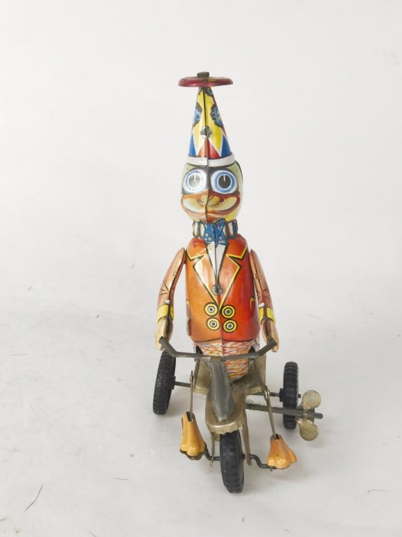 Vintage Schylling Duck on Trike Tin Wind Up Toy: Vintage Schylling Duck on Trike Tin Wind Up Toy, 8in