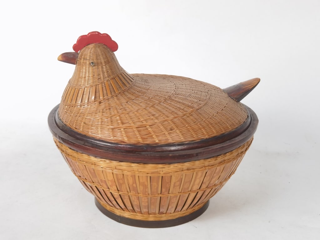 Vintage Chinese Bamboo Weaved Hen Basket (1 of 3)